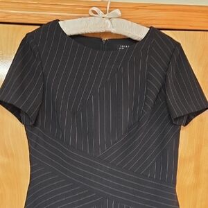 Tahari Arthur S. Levine 8P Black geometric design Pinstripe Women's Dress
